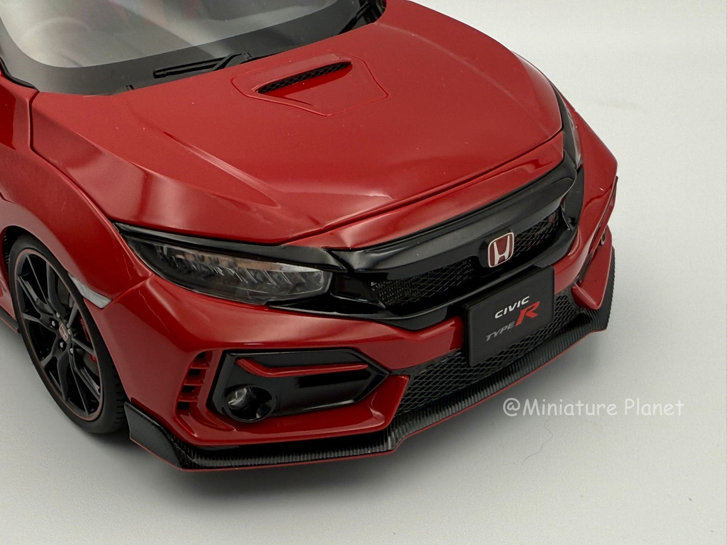 AUTOart 1:18 Honda Civic Type R (FK8) - Red
