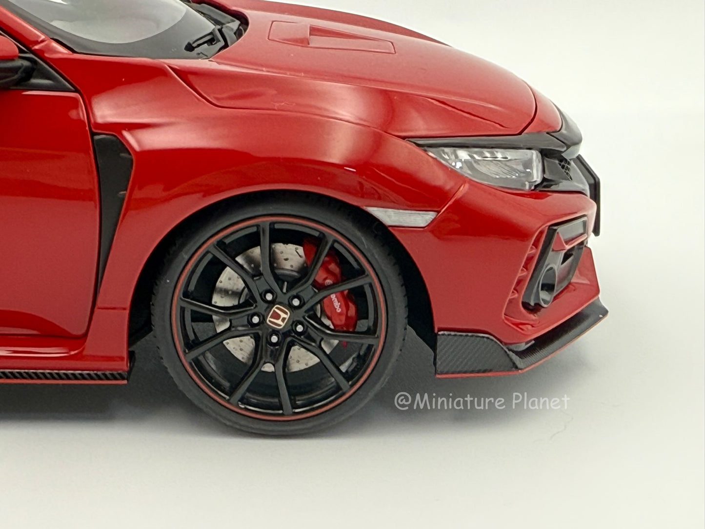 AUTOart 1:18 Honda Civic Type R (FK8) - Red