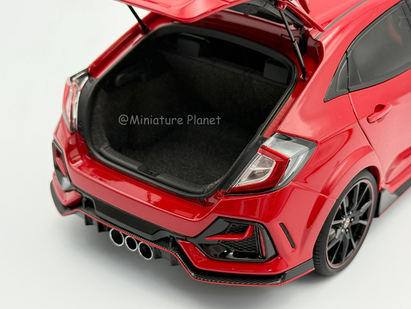 AUTOart 1:18 Honda Civic Type R (FK8) - Red