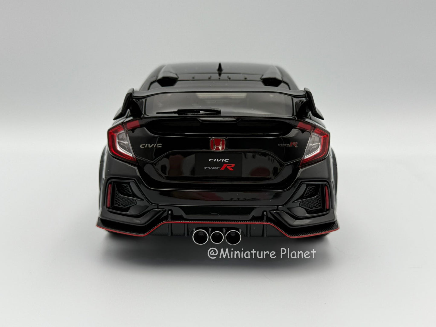 AUTOart 1:18 Honda Civic Type R (FK8) - Black