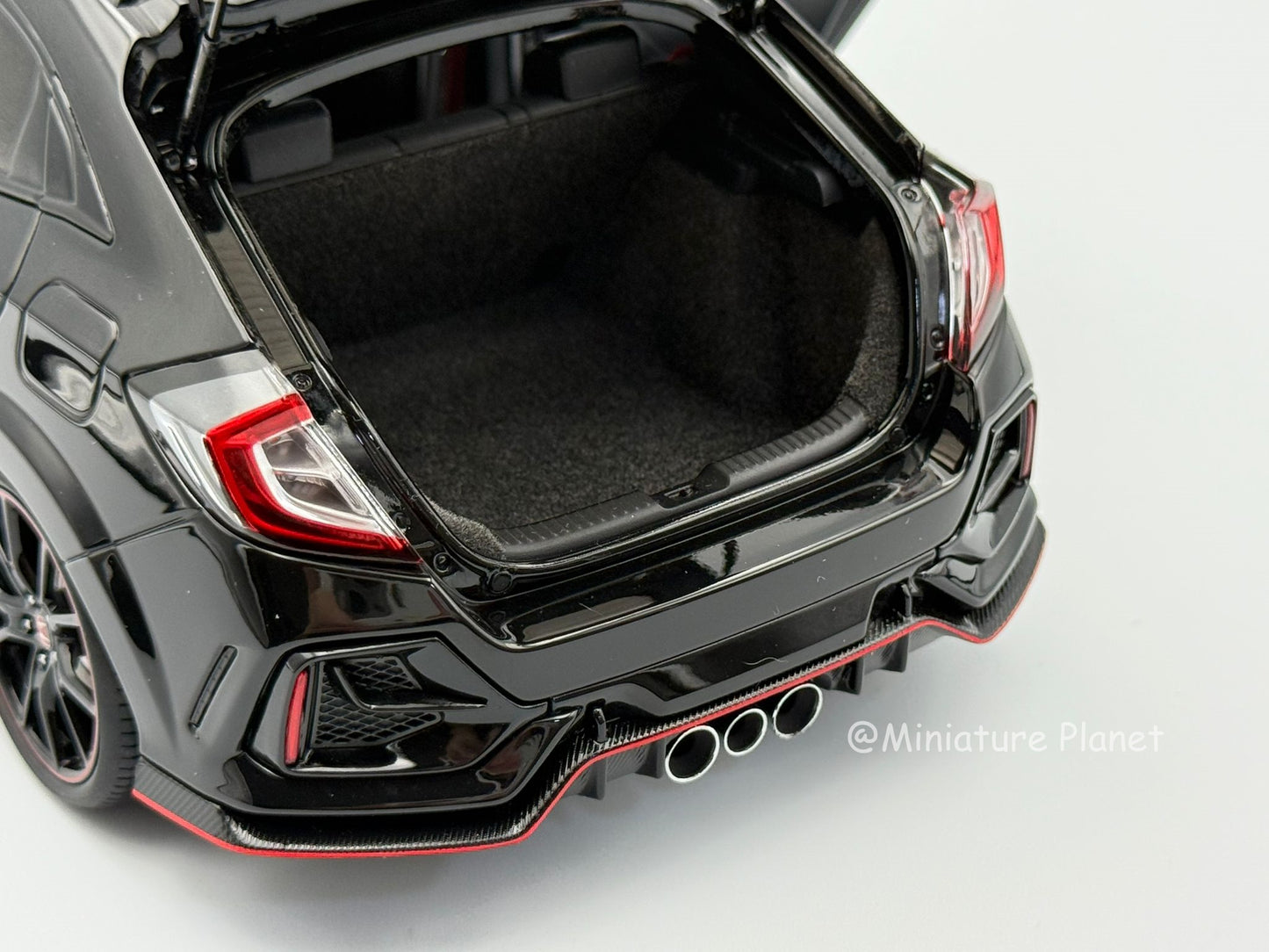 AUTOart 1:18 Honda Civic Type R (FK8) - Black