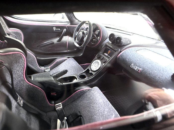 Frontiart 1:8 Koenigsegg One:1 JC (Carbon/Pink)