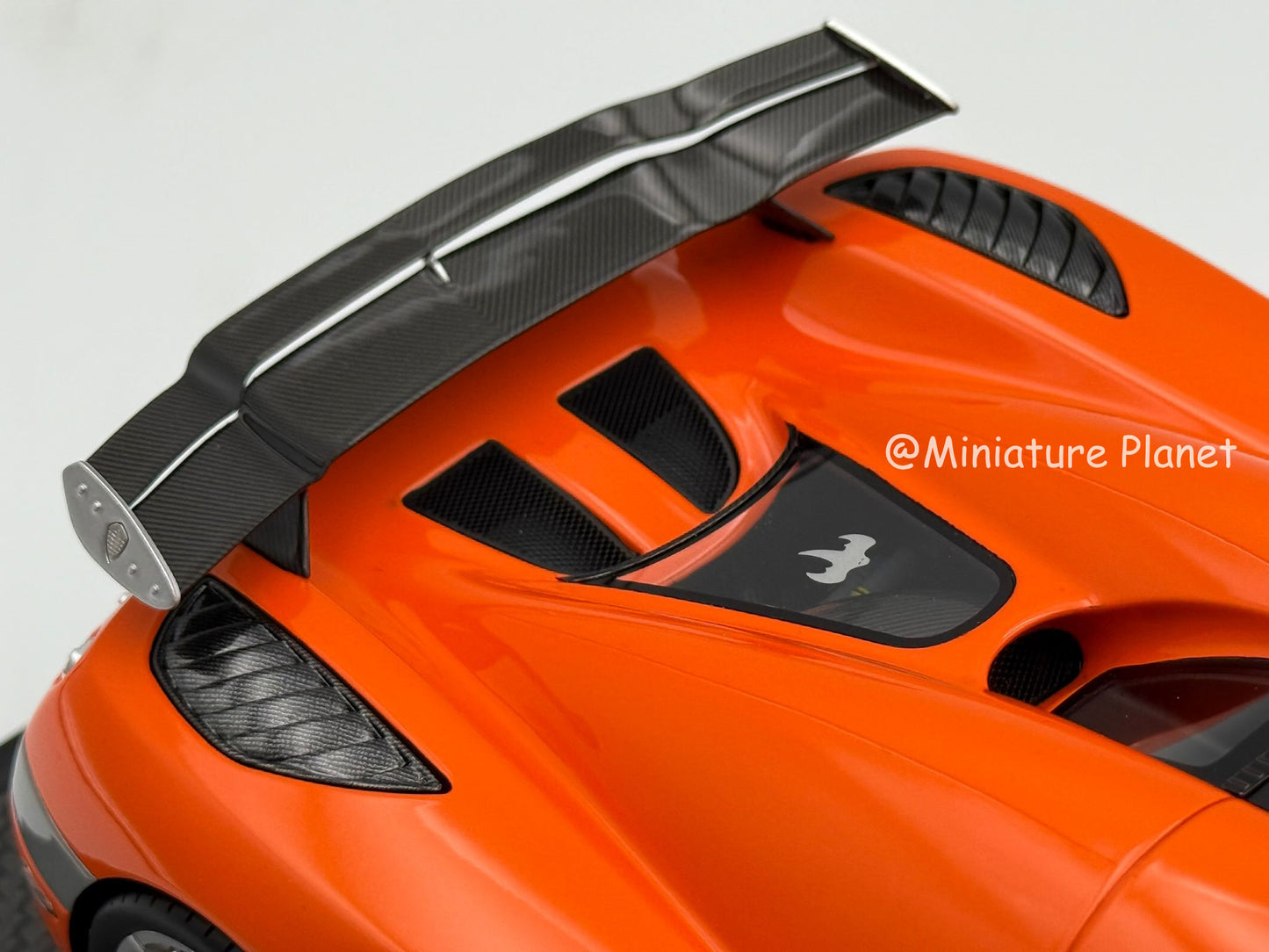 VMB 1:18 Koenigsegg CCX-R (Lava Orange)