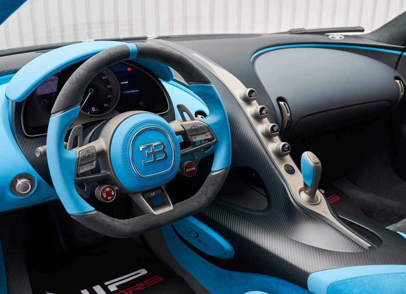 Henson & Heaven 1:18 Bugatti Divo (Snowy White)