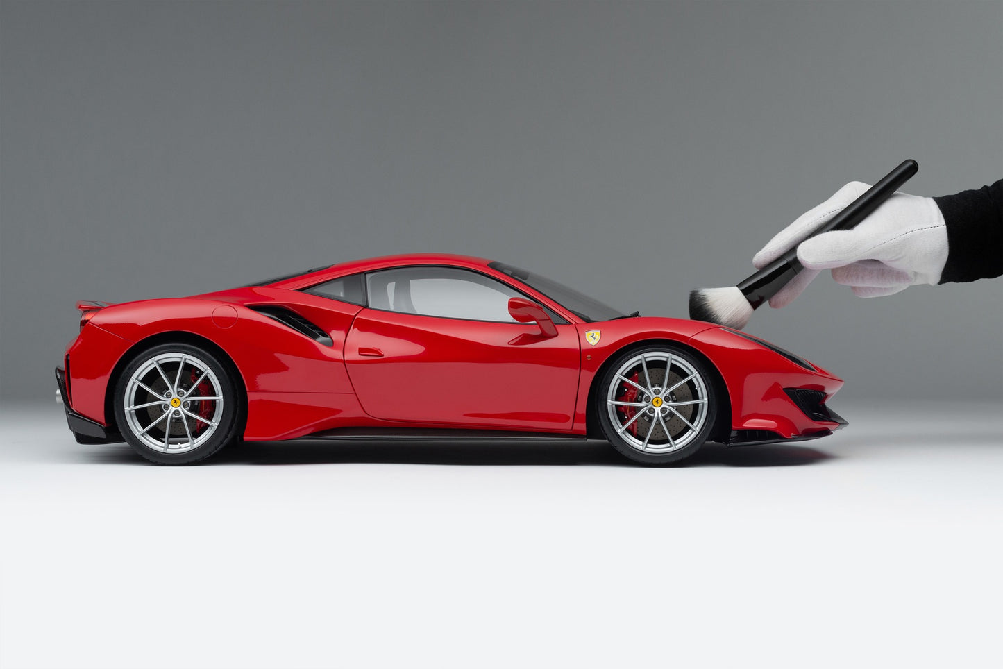 Amalgam 1:8 Ferrari 488 Pista
