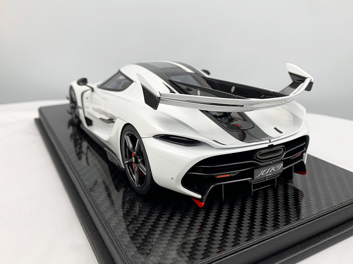 Frontiart 1:18 Koenigsegg Jesko (Crystal White)
