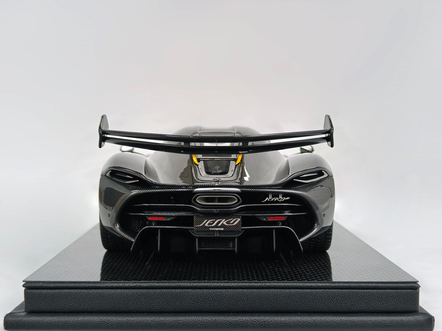 Frontiart 1:18 Koenigsegg Jesko (Clear Carbon Fiber)