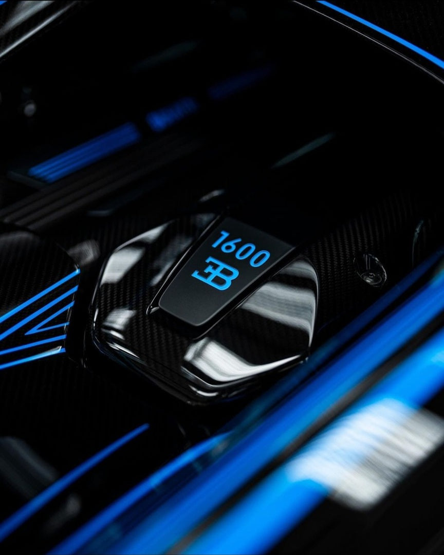 PRE-ORDER HH Model x Miniature Planet 1:18 Bugatti Chiron Super Sport 'Coup de Foudre' (Exclusive Model) - Black/Blue