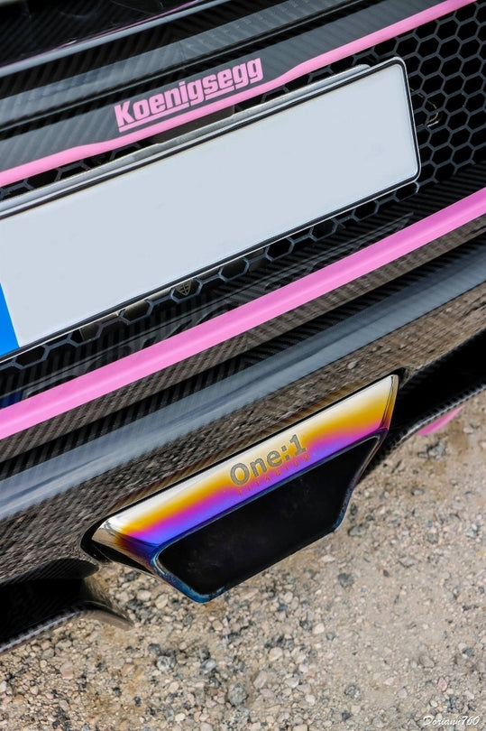 PRE-ORDER VMB 1:18 Koenigsegg One:1 JC (Carbon/Pink) - Exclusive Model