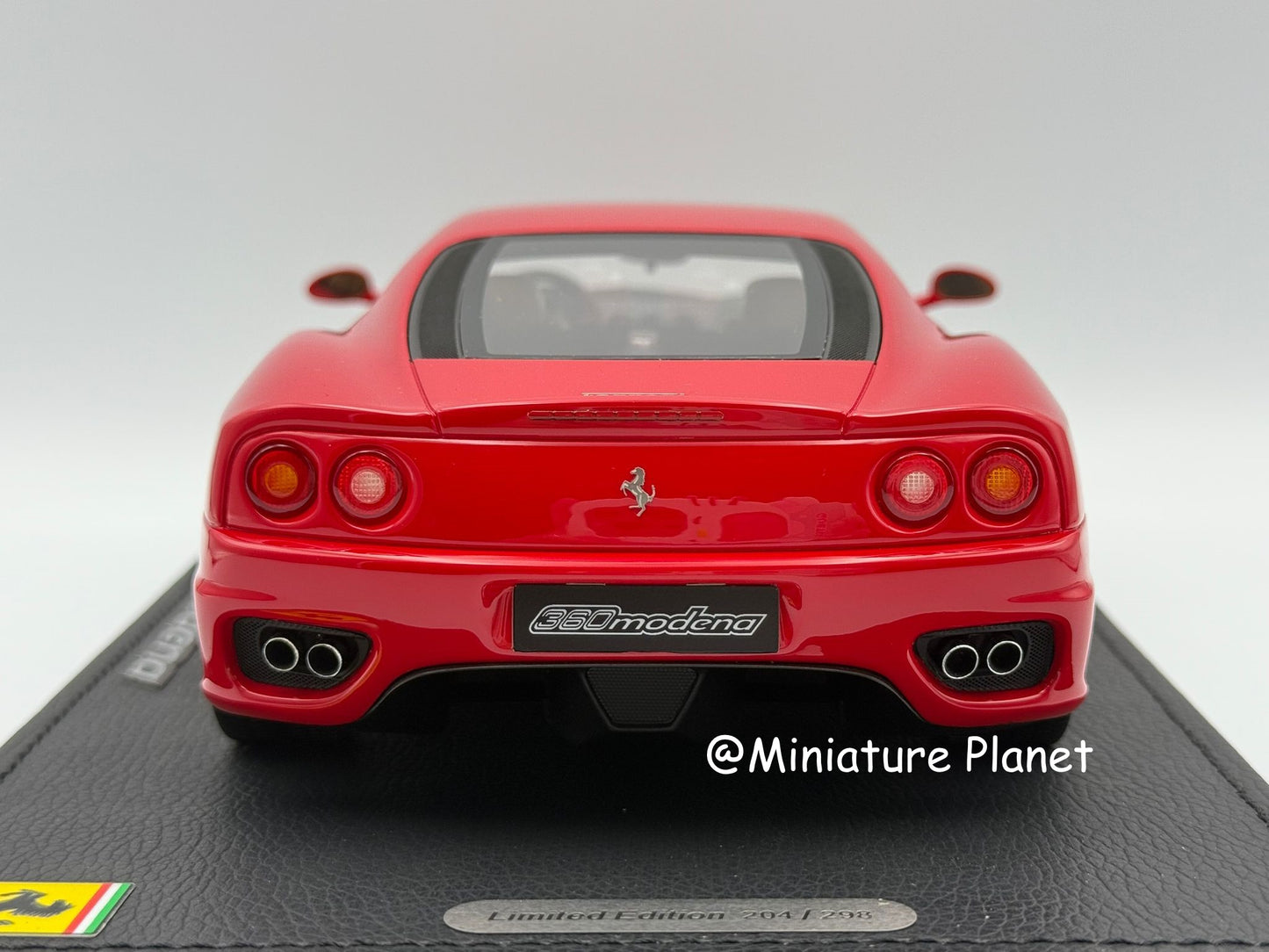 BBR 1:18 Ferrari 360 Modena 1999 'F1 Gear Box' - Rosso Corsa 322