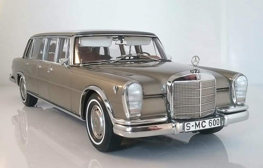 CMC Models 1:18 1963-1981 Mercedes-Benz 600 Pullman Limousine with sunroof