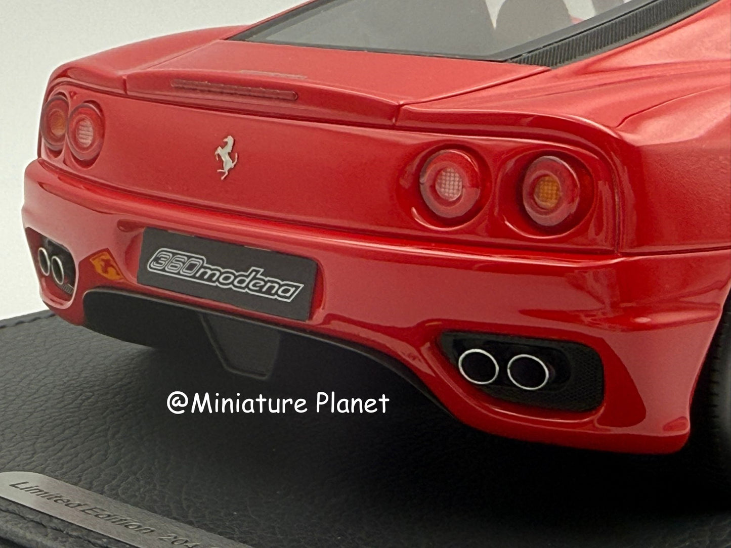 BBR 1:18 Ferrari 360 Modena 1999 'F1 Gear Box' - Rosso Corsa 322