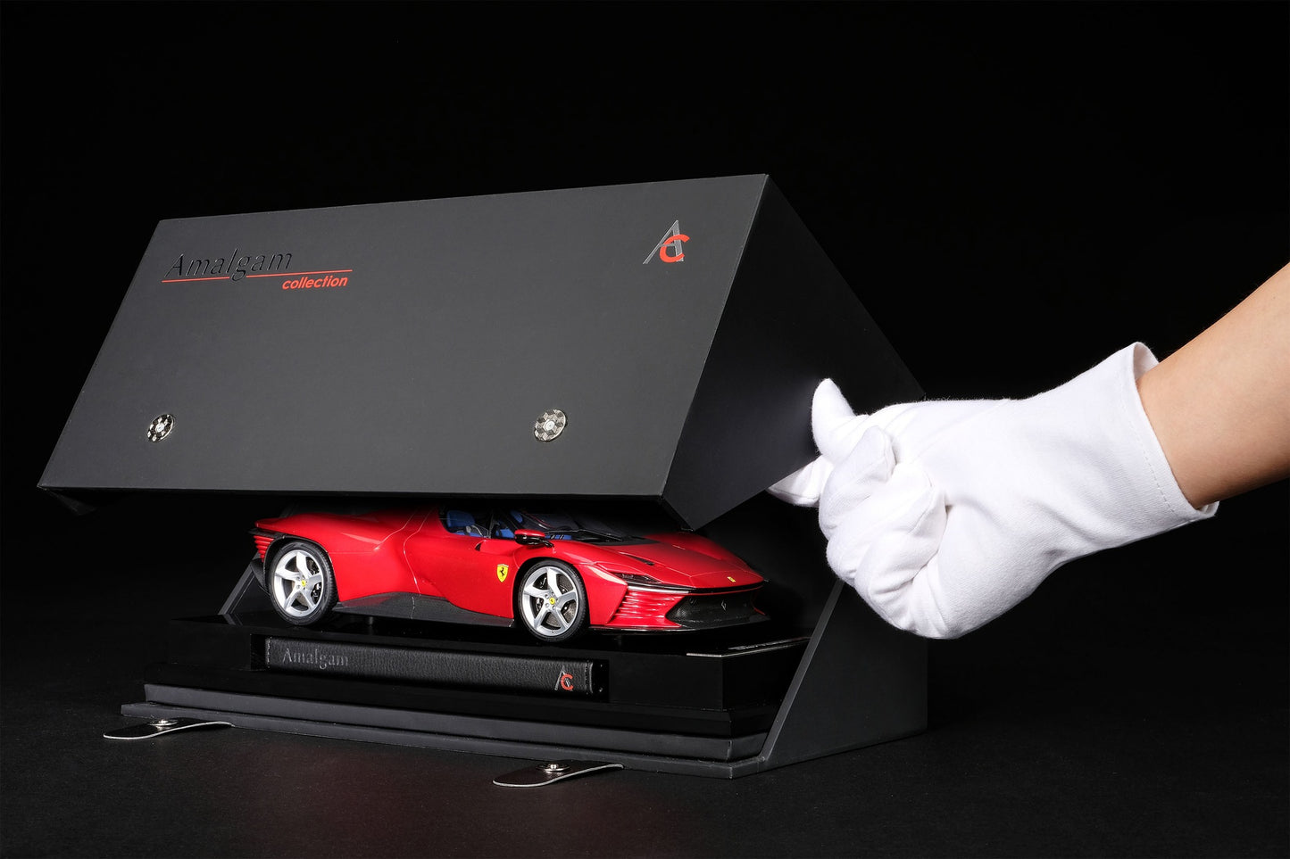 Amalgam 1:18 Ferrari SP3 Daytona
