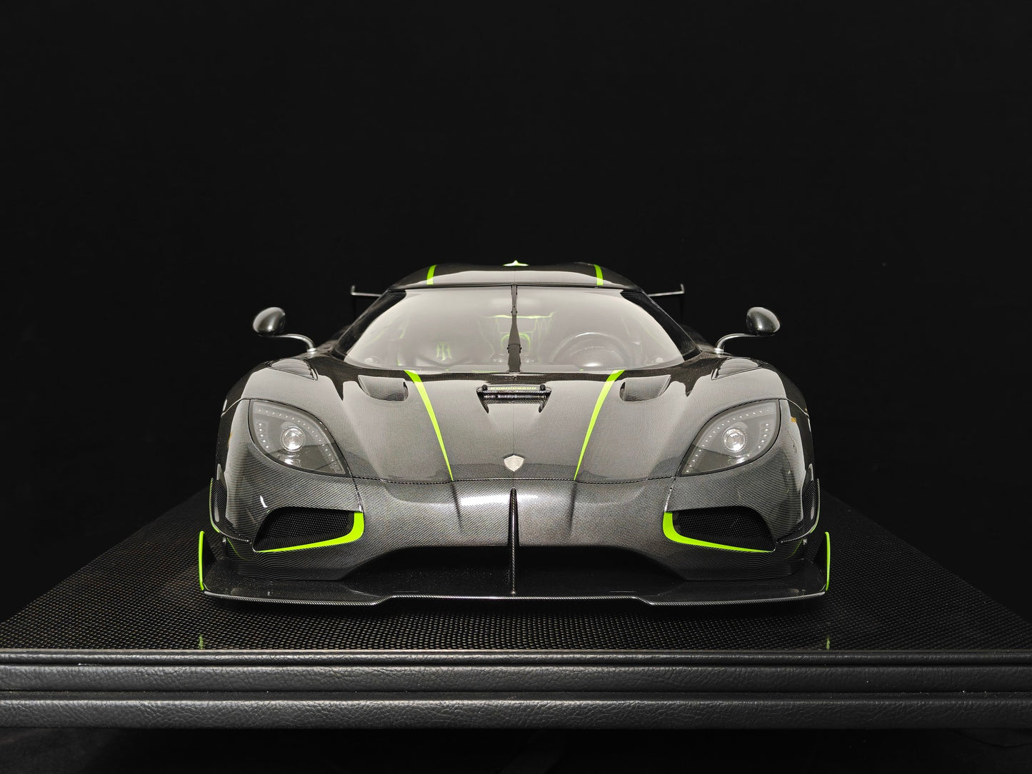 Frontiart 1:8 Koenigsegg Agera R+ (Carbon Fiber/Green)