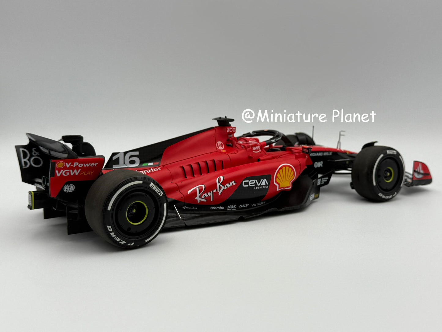 BBR 1:18 Ferrari SF-23 GP Singapore Marina Bay 2023