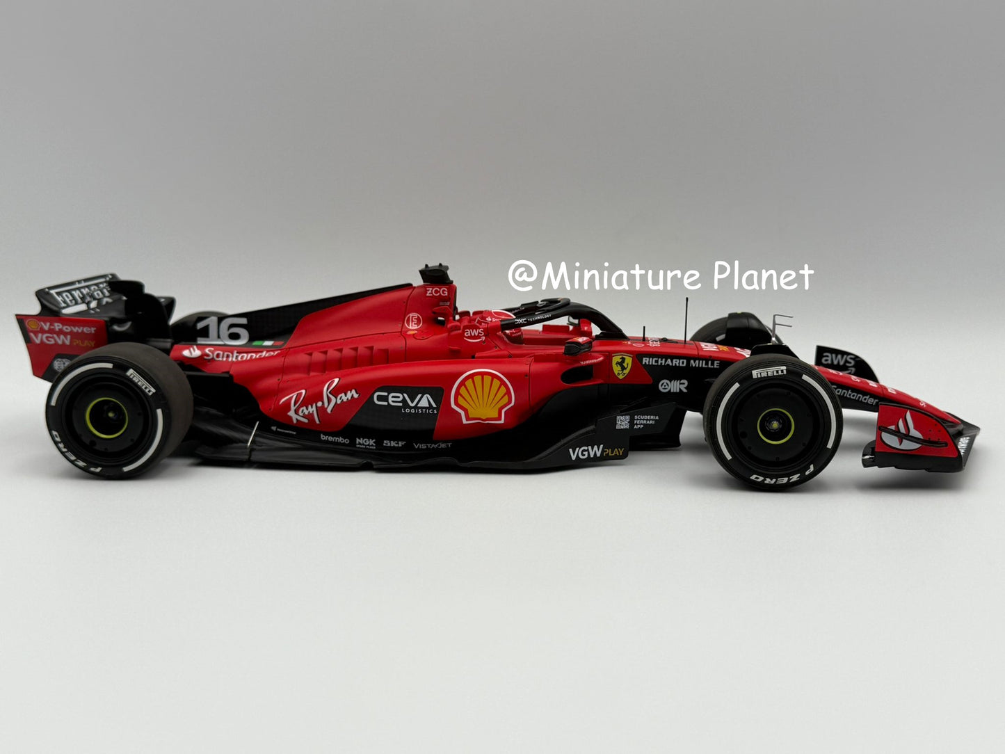BBR 1:18 Ferrari SF-23 GP Singapore Marina Bay 2023