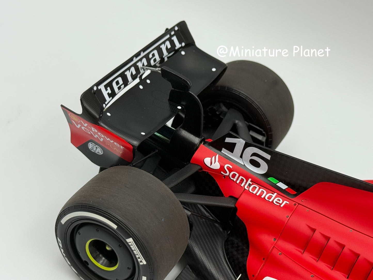 BBR 1:18 Ferrari SF-23 GP Singapore Marina Bay 2023