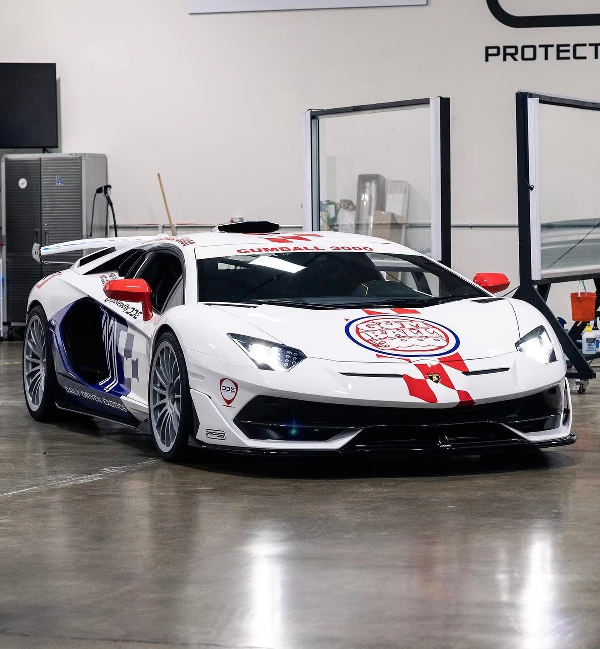 PREORDER 1:18 Lamborghini Aventador SVJ ‘DDE - Fina Livery’