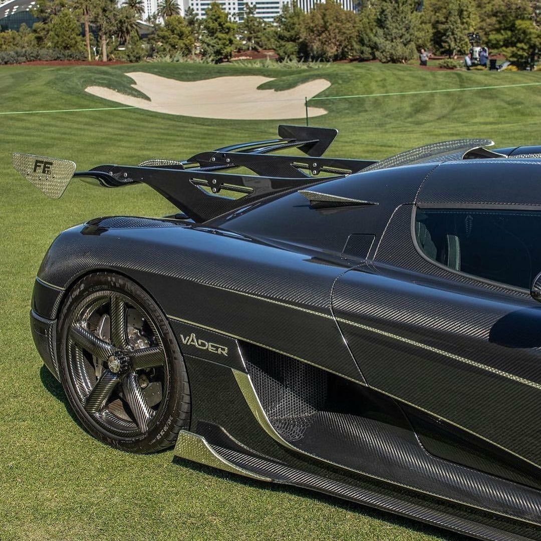 PREORDER VMB x Miniature Planet 1:18 Koenigsegg Agera RS Final Edition - Vader