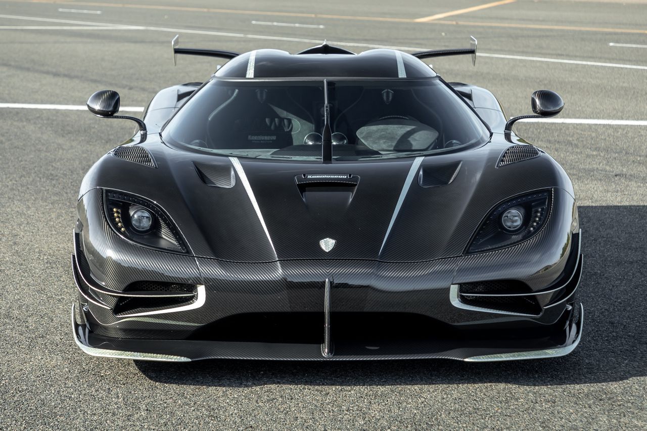 PREORDER VMB x Miniature Planet 1:18 Koenigsegg Agera RS Final Edition - Vader