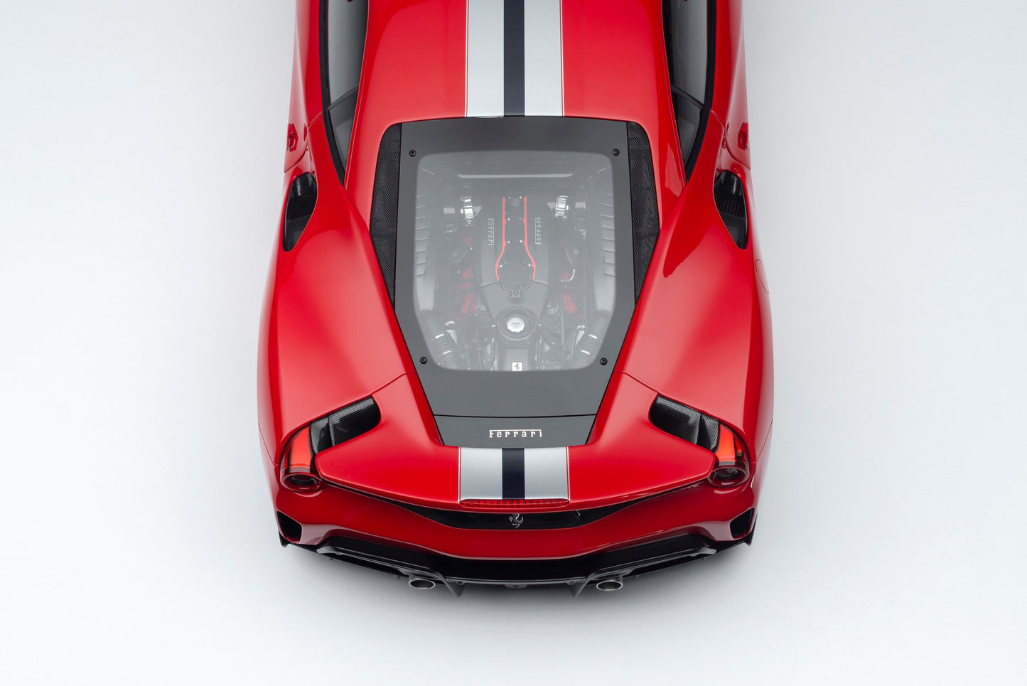 Amalgam 1:8 Ferrari 488 Pista