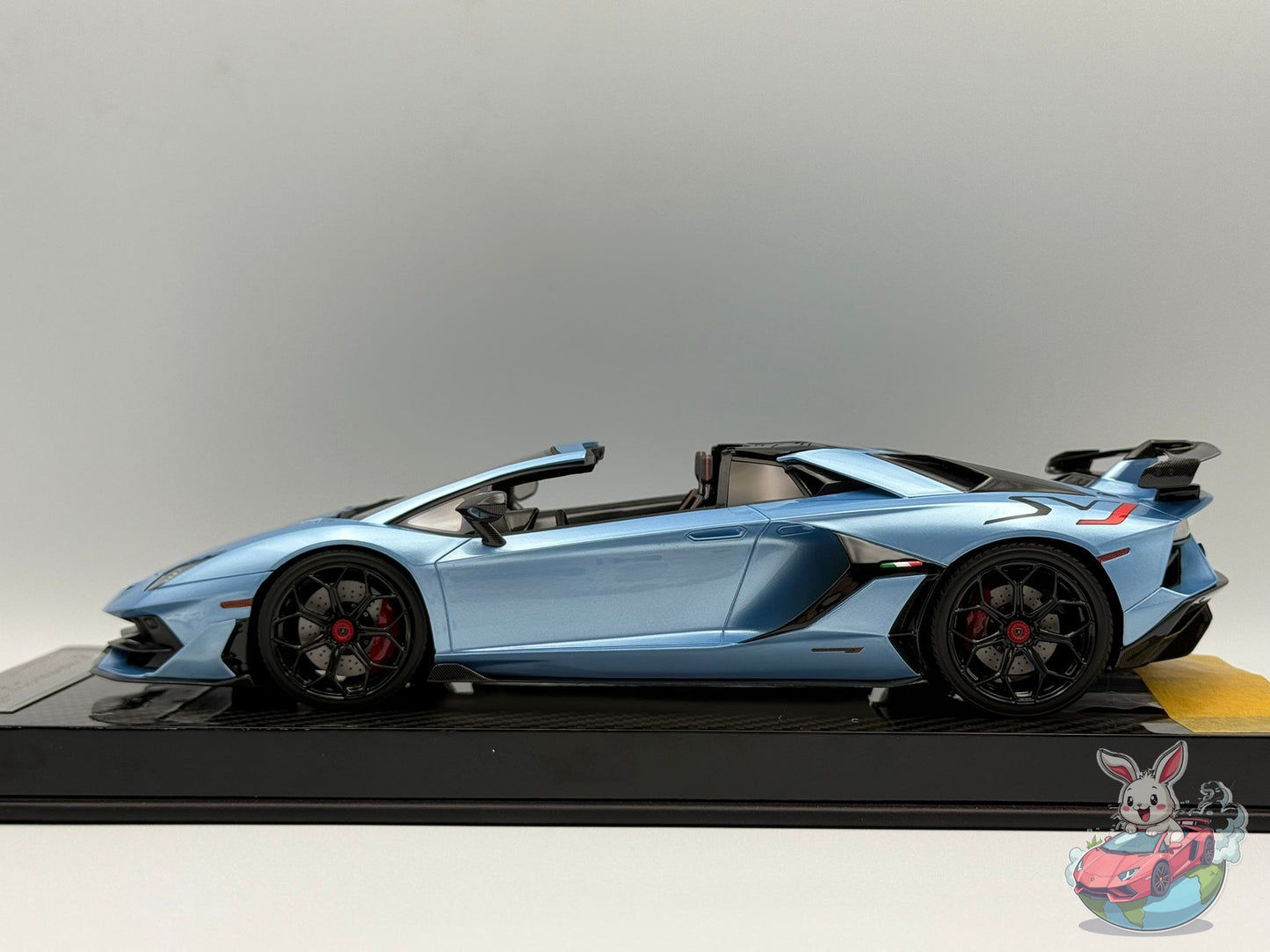 Ultra Unique x Runner 1:18 Lamborghini Aventador SVJ Roadster (Ice Blue) #01/15