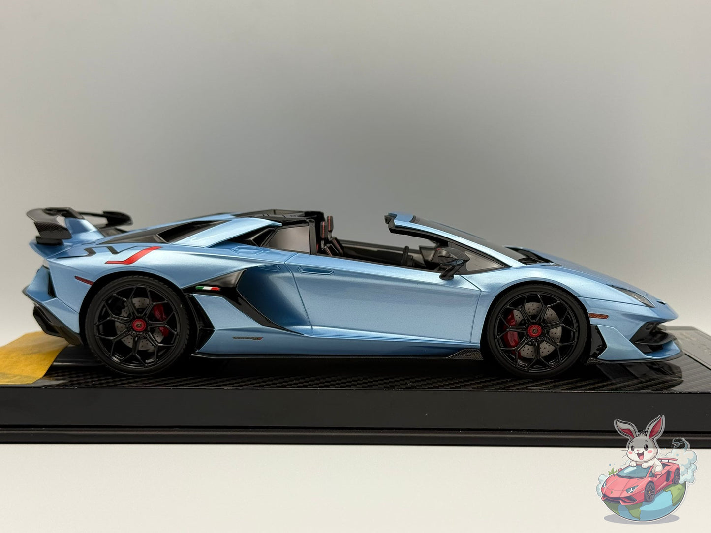 Ultra Unique x Runner 1:18 Lamborghini Aventador SVJ Roadster (Ice Blue) #01/15