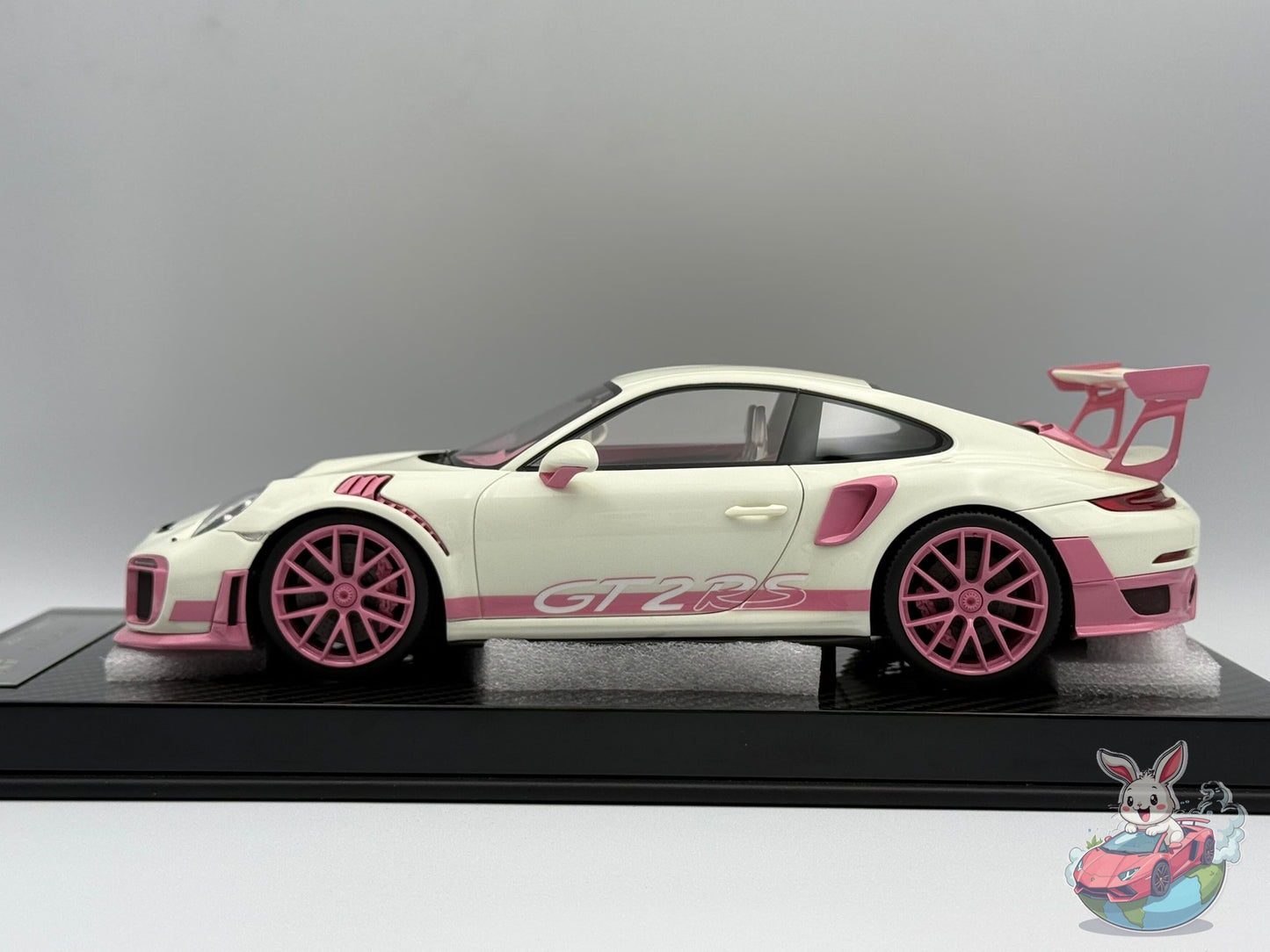 Ultra Unique x Runner 1:18 Porsche 911 GT2 RS (White/Pink - Glow)