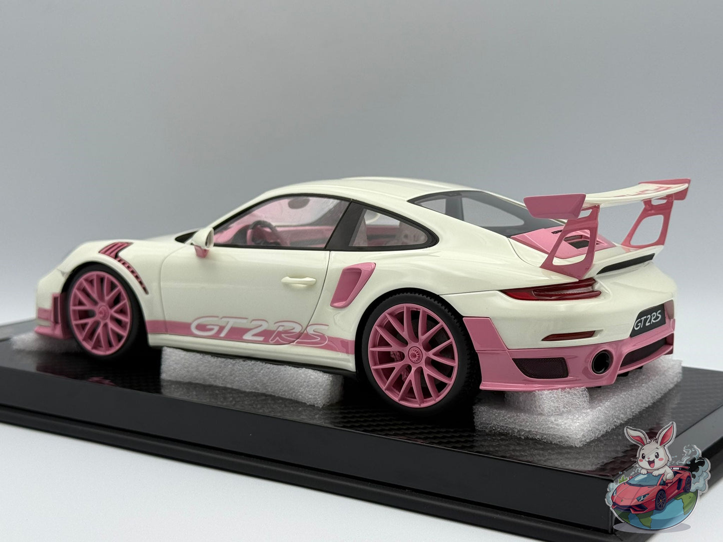Ultra Unique x Runner 1:18 Porsche 911 GT2 RS (White/Pink - Glow)