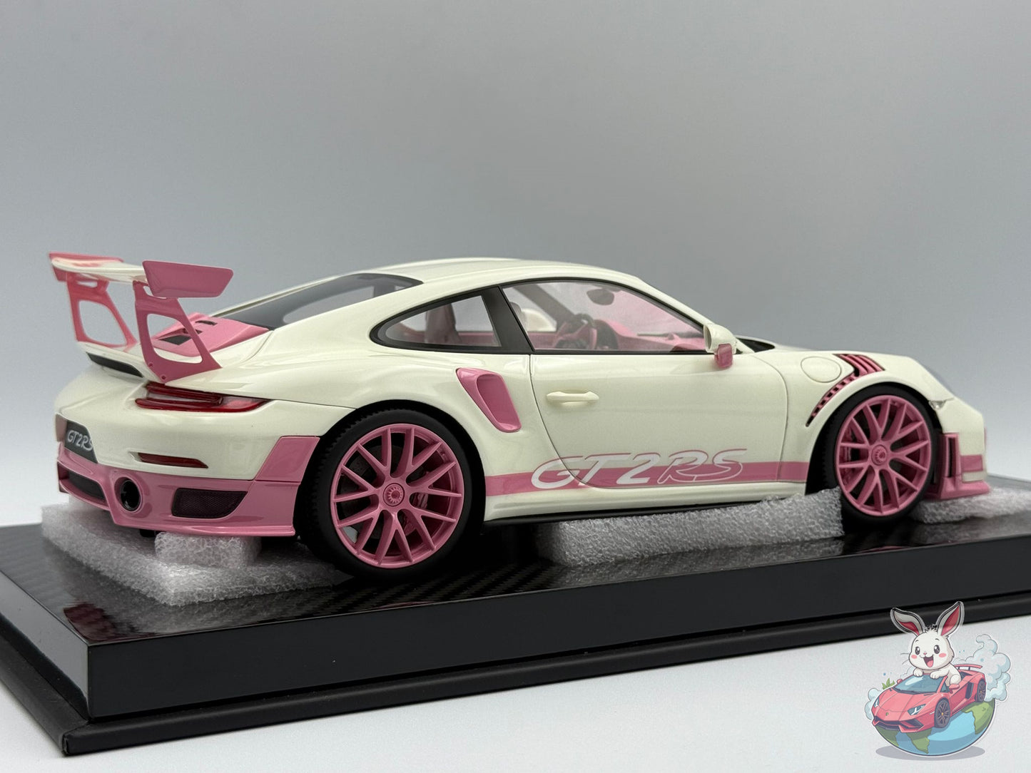 Ultra Unique x Runner 1:18 Porsche 911 GT2 RS (White/Pink - Glow)