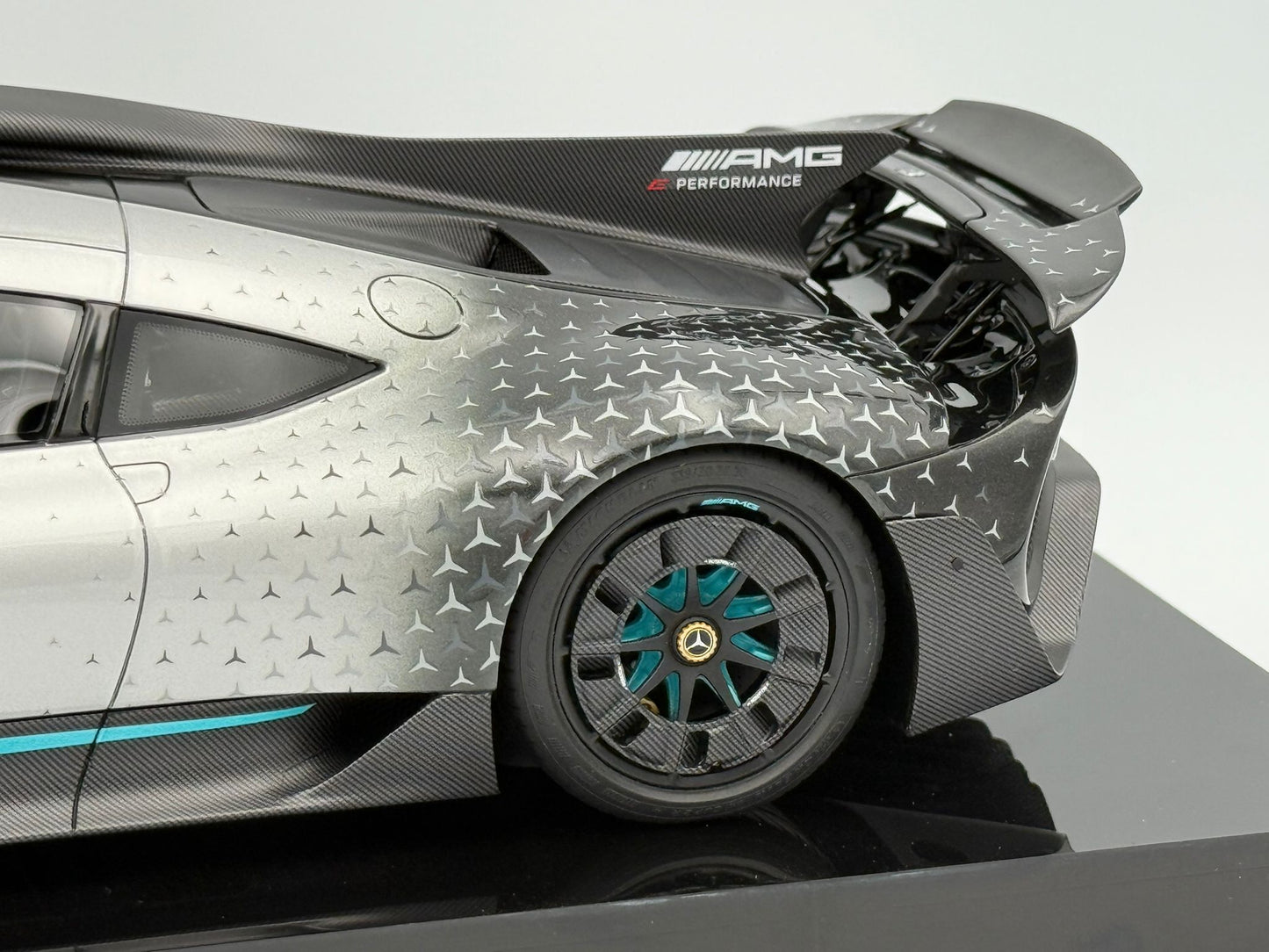 Amalgam 1:18 Mercedes-Benz AMG One