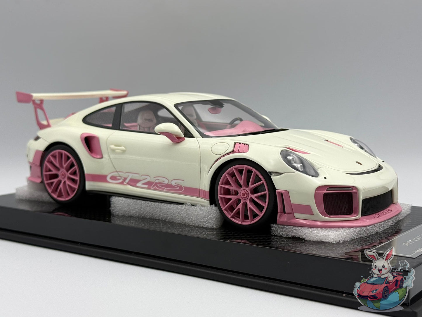 Ultra Unique x Runner 1:18 Porsche 911 GT2 RS (White/Pink - Glow)