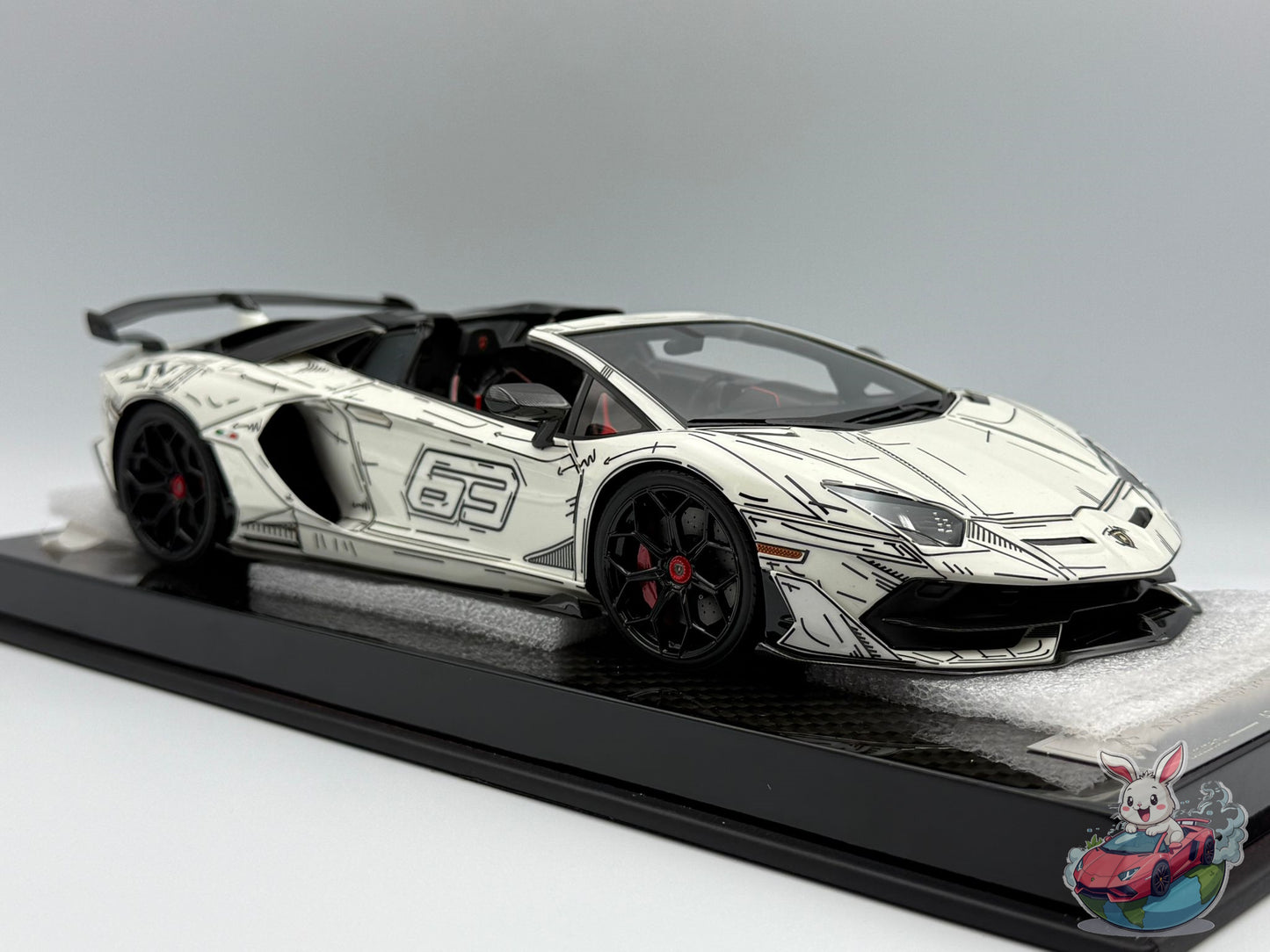 Ultra Unique x Runner 1:18 Lamborghini Aventador SVJ 'Manga-Marker' - Glow