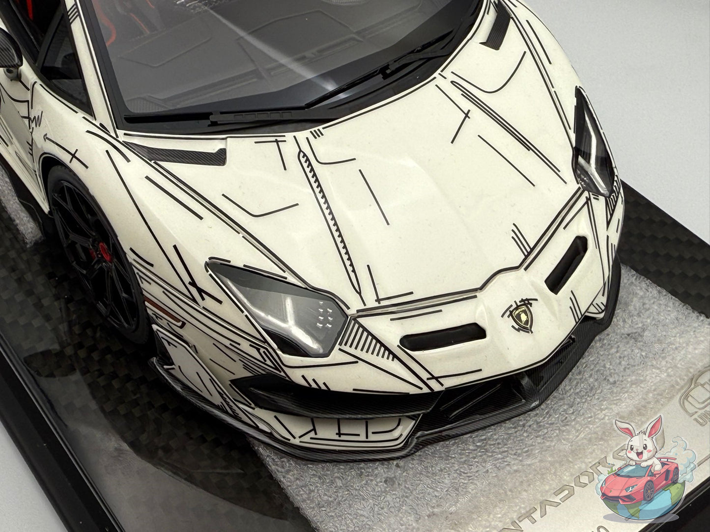 Ultra Unique x Runner 1:18 Lamborghini Aventador SVJ 'Manga-Marker' - Glow