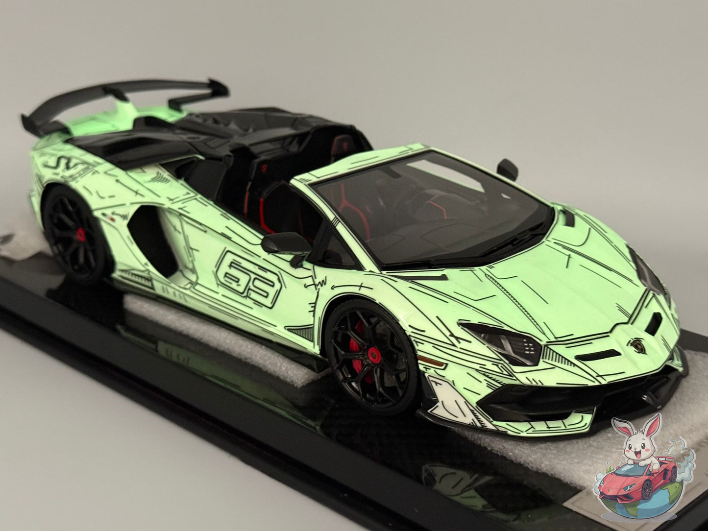 Ultra Unique x Runner 1:18 Lamborghini Aventador SVJ 'Manga-Marker' - Glow