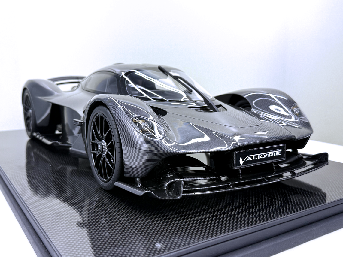 Frontiart 1:8 Aston Martin Valkyrie (Full Carbon)