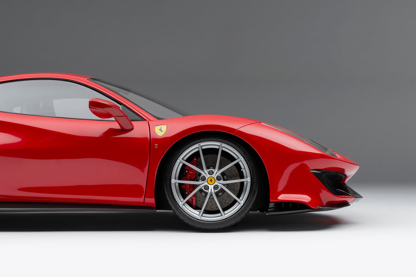 Amalgam 1:8 Ferrari 488 Pista