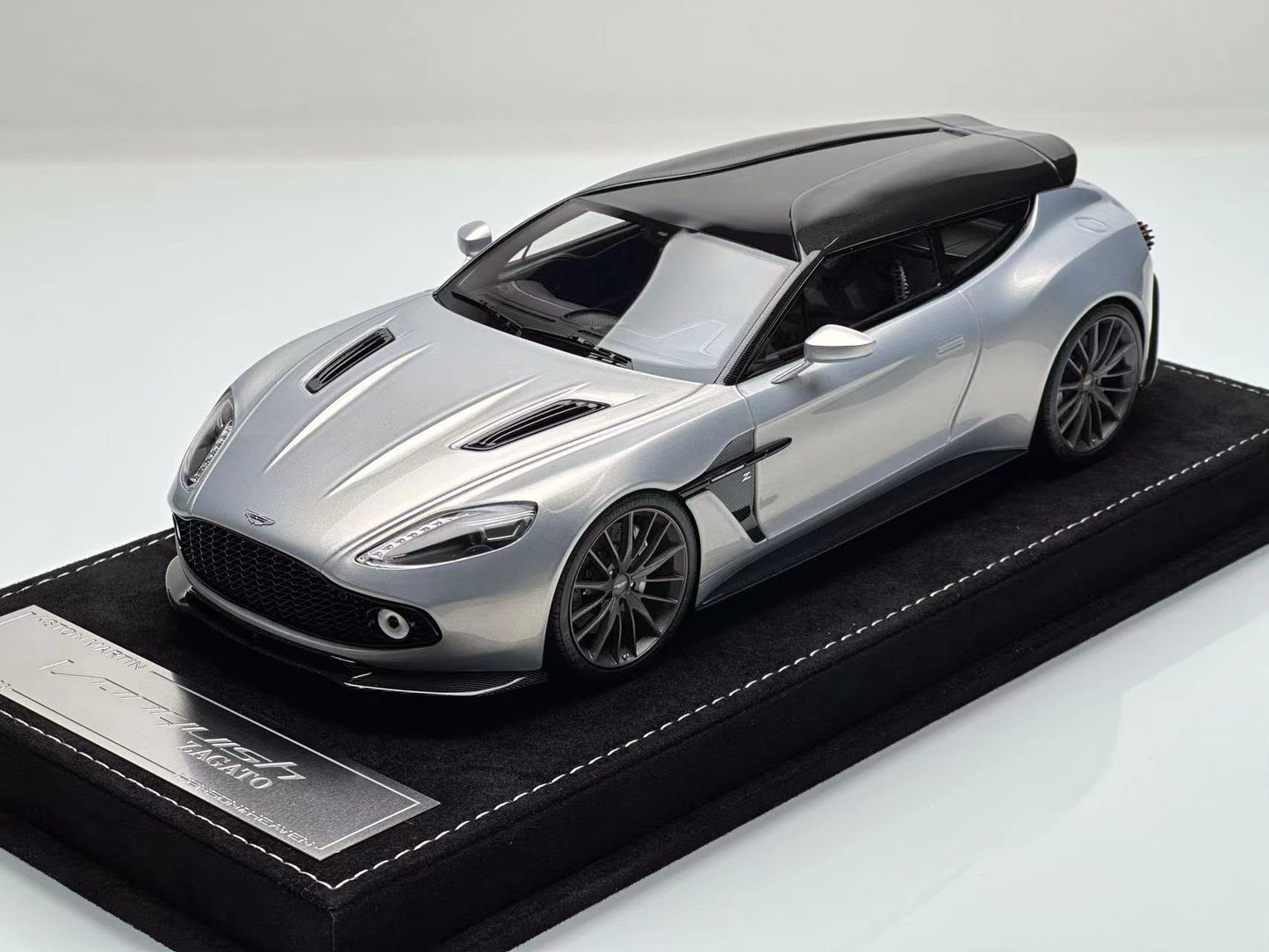 PREORDER Henson & Heaven 1:18 Aston Martin Vanquish Zagato