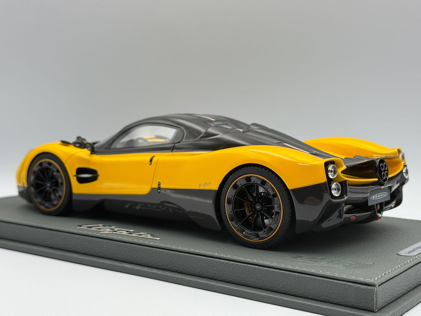 BBR 1:18 Pagani Utopia (Giallo Ginevra)