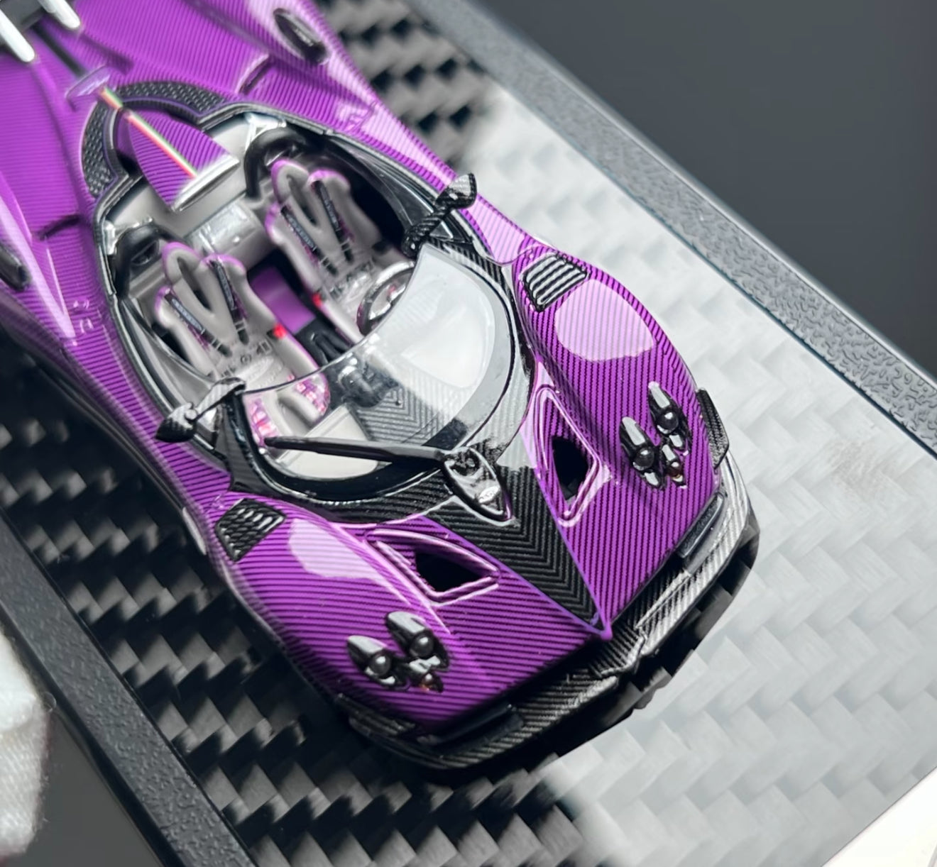 LCD 1:64 Pagani Zonda HP Barchetta (Metallic Purple)