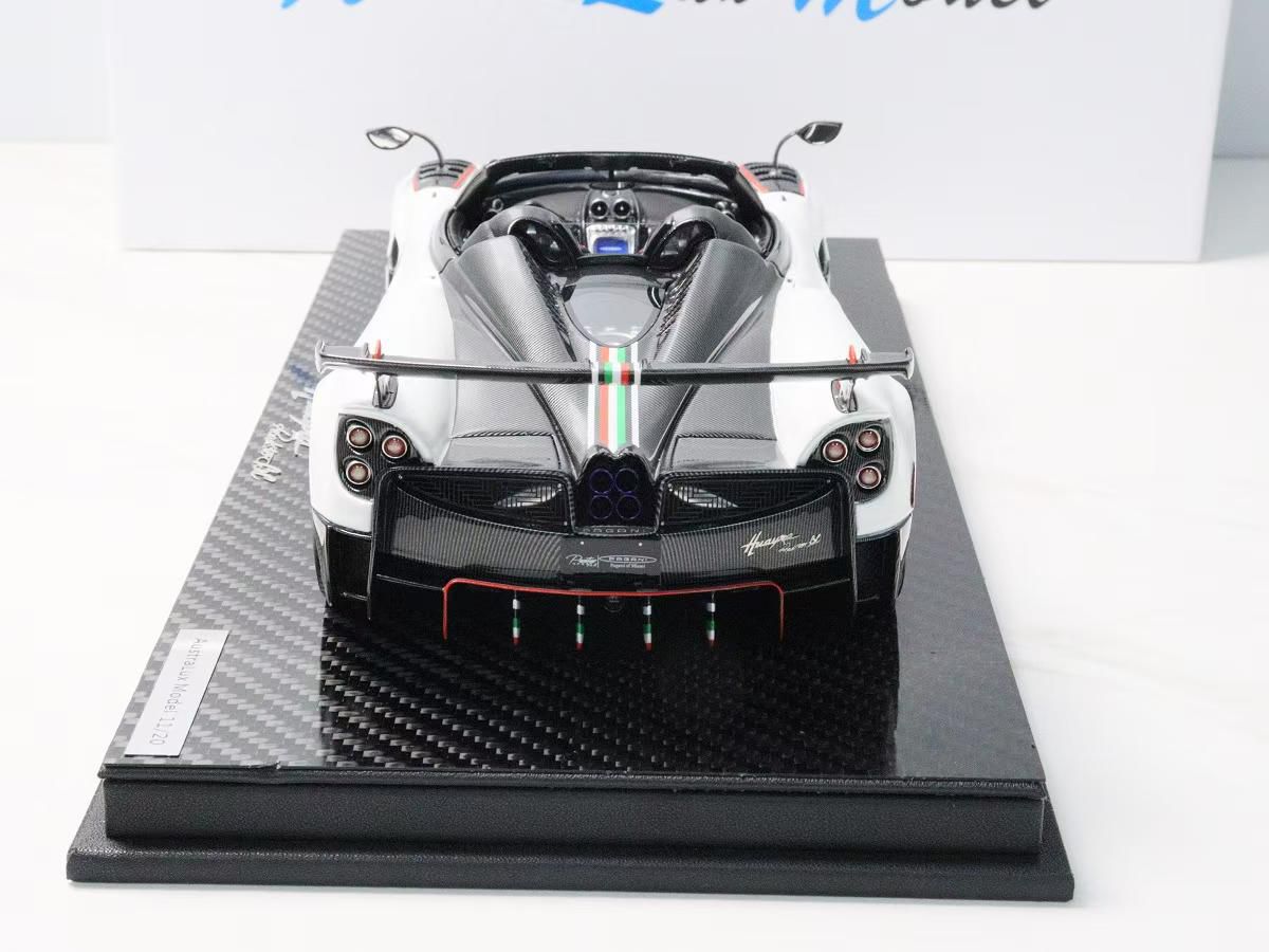 AustraLux Model 1:18 Pagani Huayra BC Roadster (White w/ Tricolore Stripe)