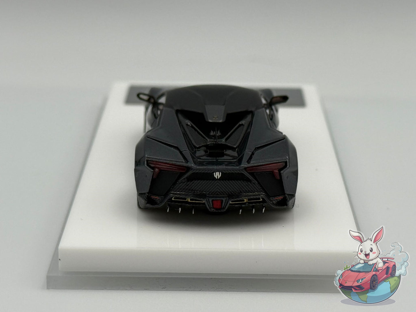 VMB 1:64 Fenyr Supersport (Silver Black + Matte Black)