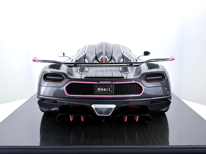Frontiart 1:8 Koenigsegg One:1 JC (Carbon/Pink)
