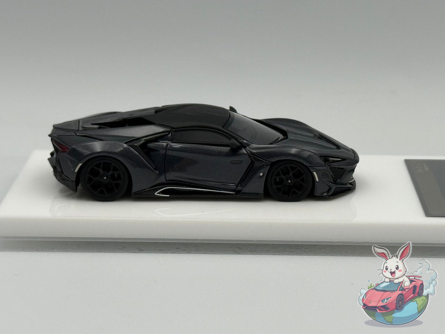 VMB 1:64 Fenyr Supersport (Silver Black + Matte Black)