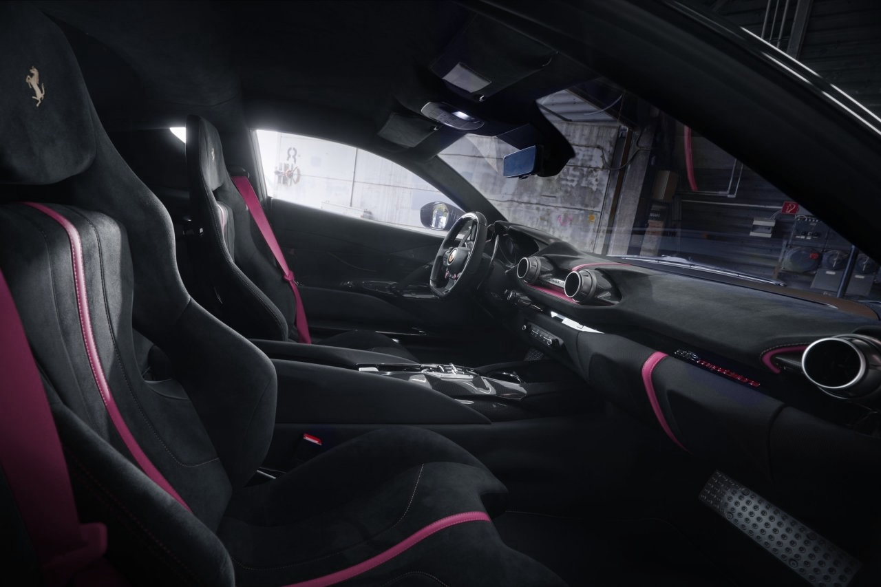 PREORDER 1:18 Ferrari 812 Competizione (Pink)