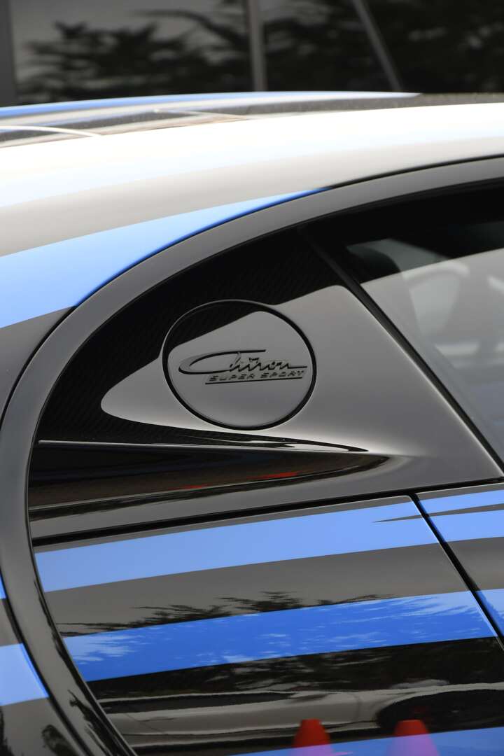 PRE-ORDER HH Model x Miniature Planet 1:18 Bugatti Chiron Super Sport 'Coup de Foudre' (Exclusive Model) - Black/Blue