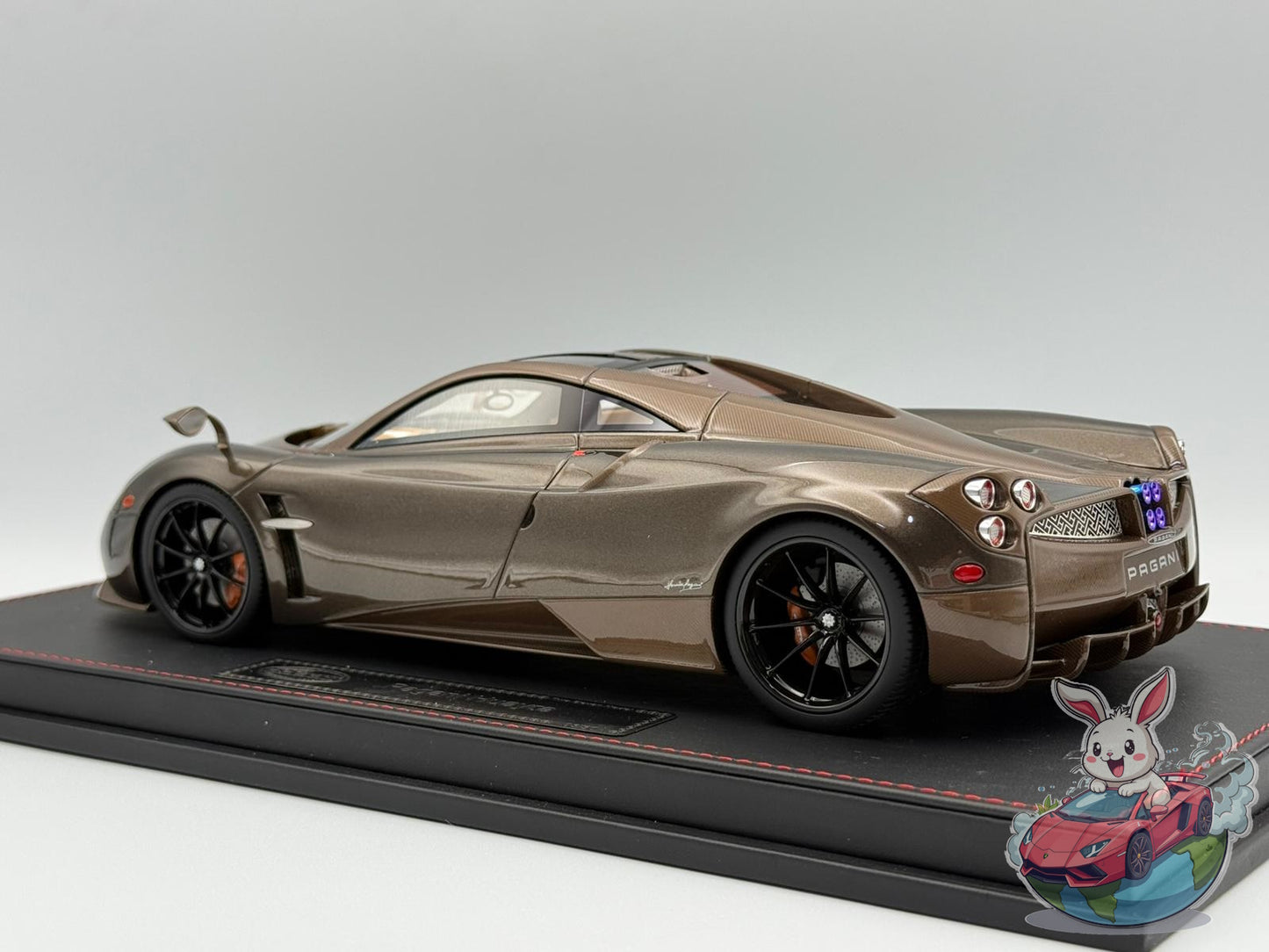 GL Model 1:18 Pagani Huayra Hermes (Brown Carbon Fiber)