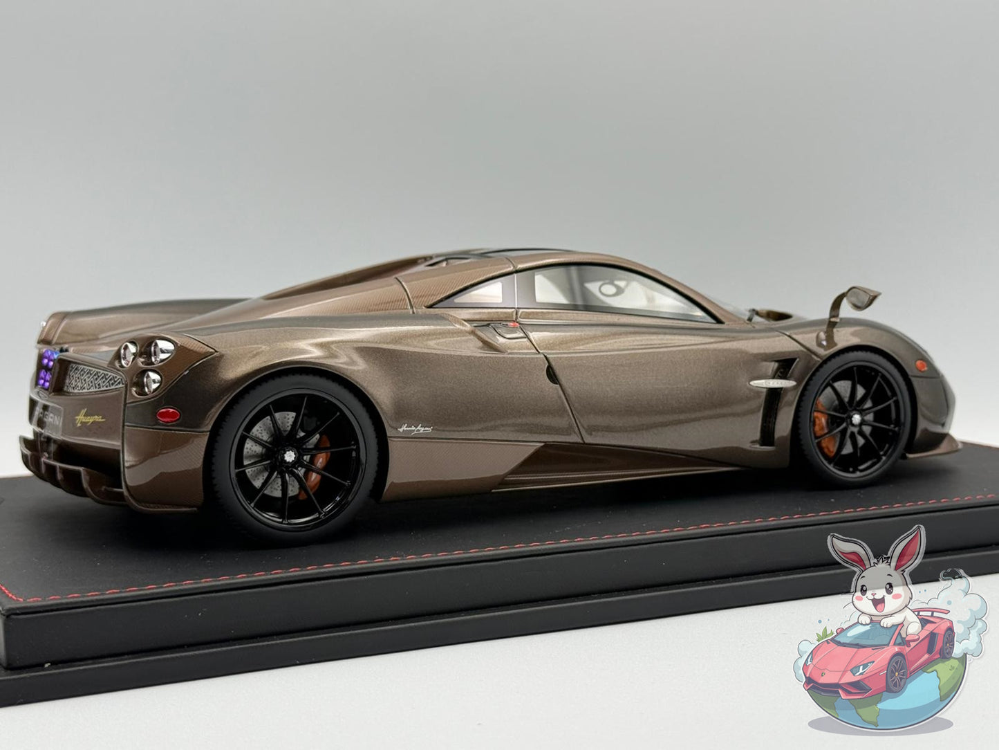 GL Model 1:18 Pagani Huayra Hermes (Brown Carbon Fiber)