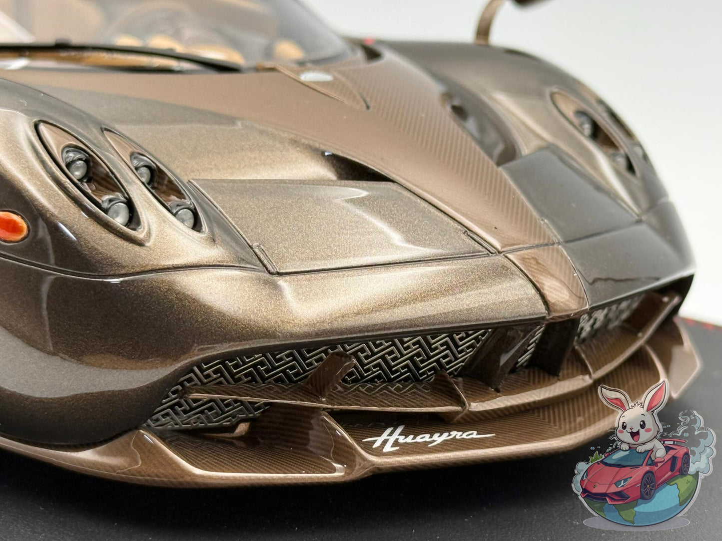 GL Model 1:18 Pagani Huayra Hermes (Brown Carbon Fiber)