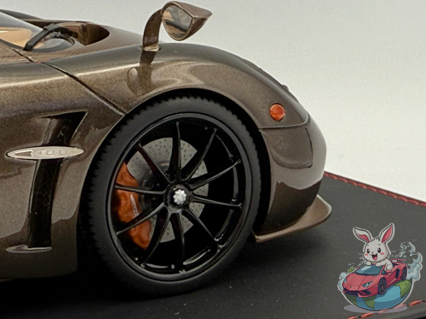 GL Model 1:18 Pagani Huayra Hermes (Brown Carbon Fiber)